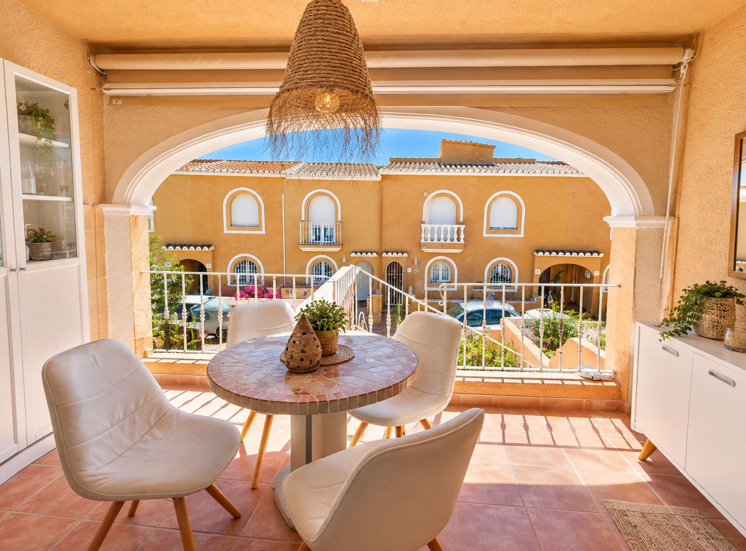CC1268 - Bungalow exclusif à Cumbre del Sol avec plusieurs terrasses et un grand potentiel